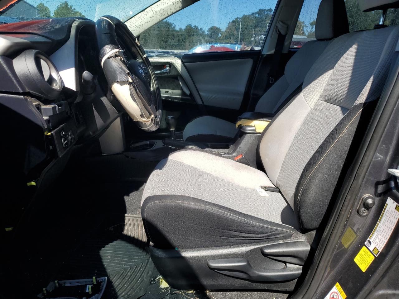 2017 TOYOTA RAV4 XLE photo 7