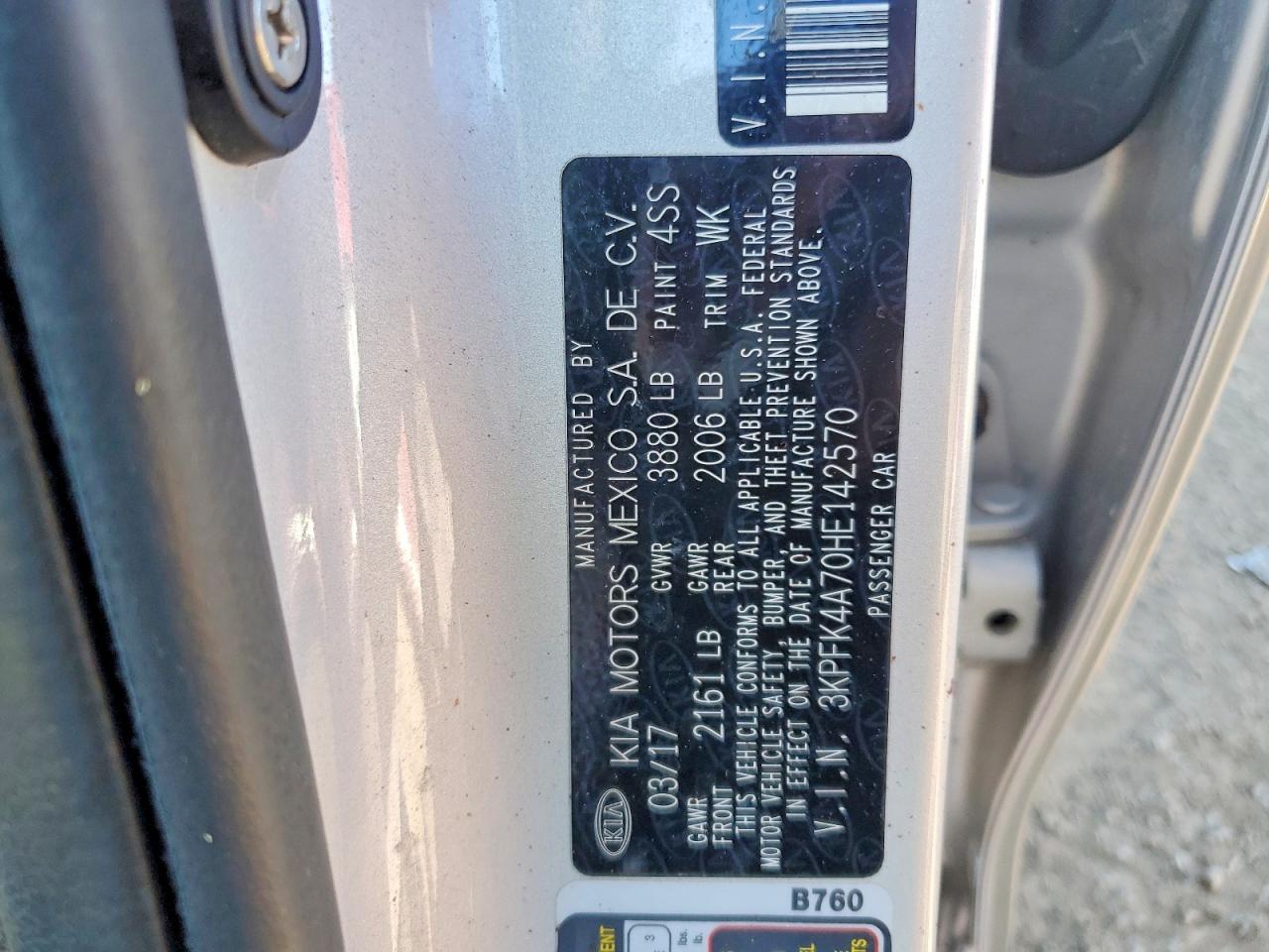 2017 KIA FORTE LX photo 23