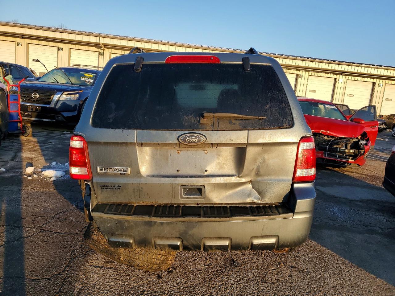 2010 FORD ESCAPE XLT photo 11