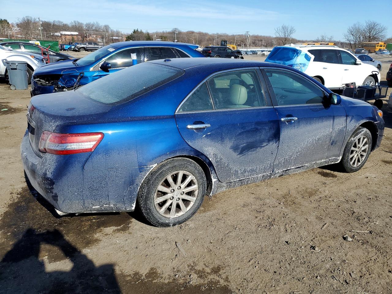 2011 TOYOTA CAMRY SE photo 5
