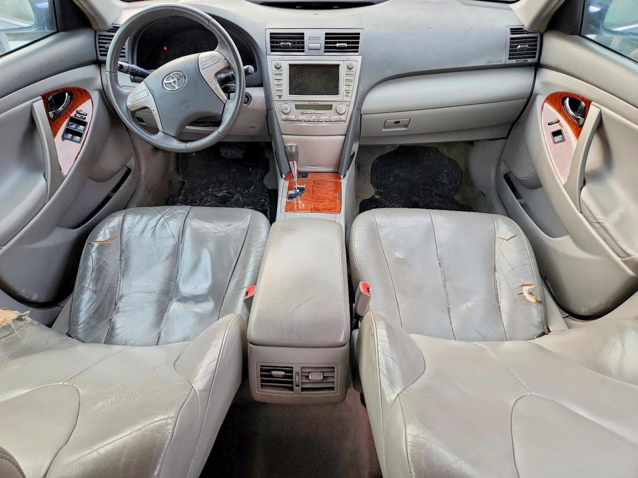 2011 TOYOTA CAMRY SE photo 15