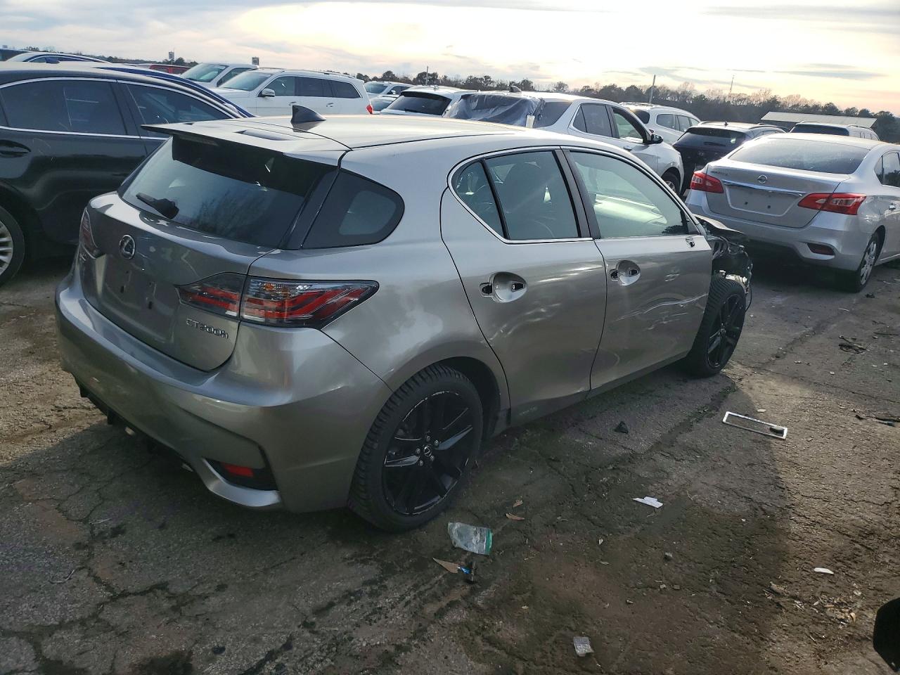 2016 LEXUS CT 200 photo 3