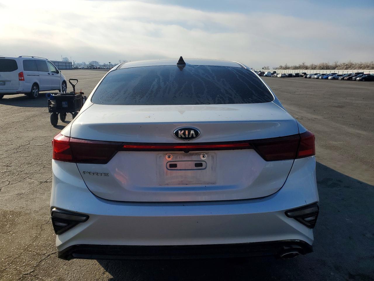 2021 KIA FORTE FE photo 6