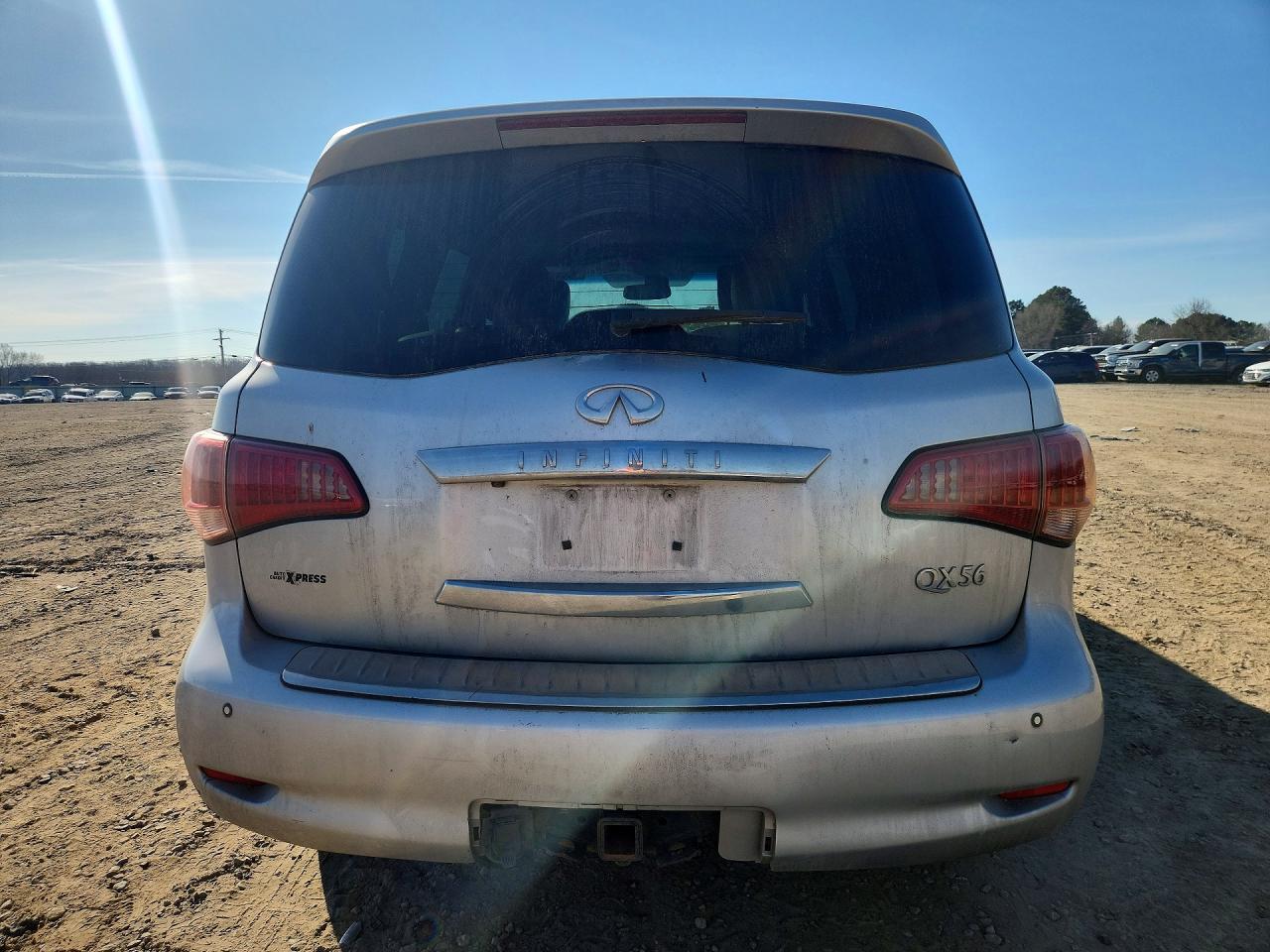 2012 INFINITI QX56 BASE photo 11