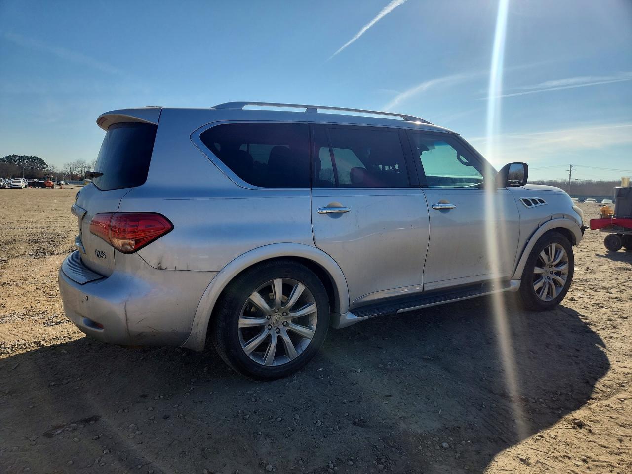 2012 INFINITI QX56 BASE photo 5