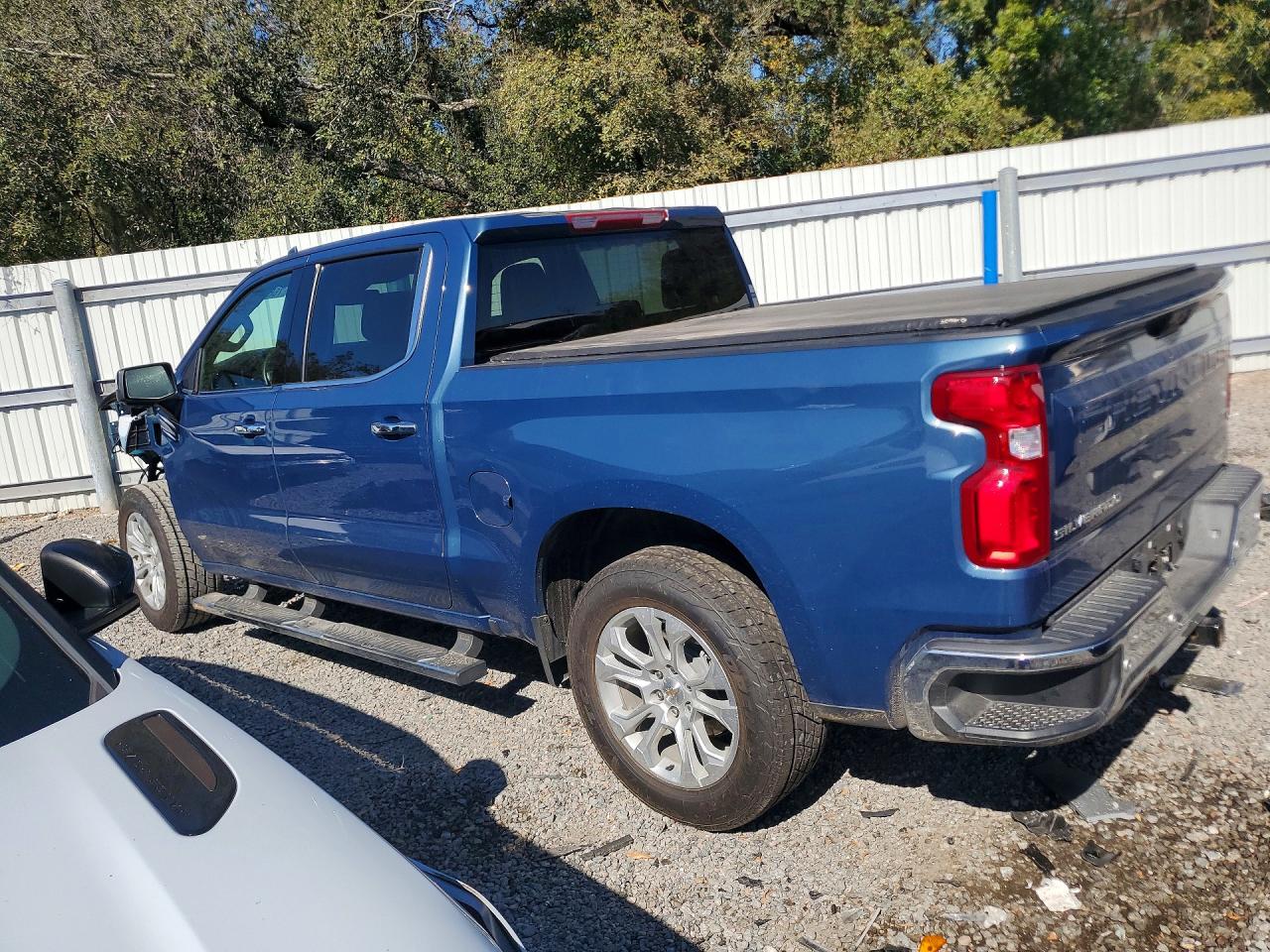 2024 CHEVROLET SILVERADO K1500 LTZ photo 2