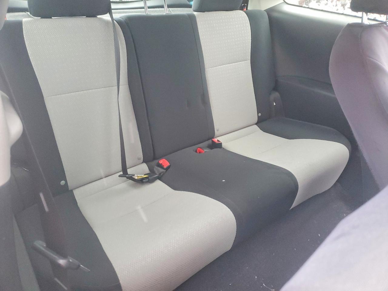 2014 TOYOTA YARIS photo 11