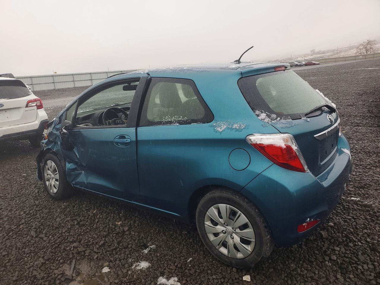 2014 TOYOTA YARIS photo 2
