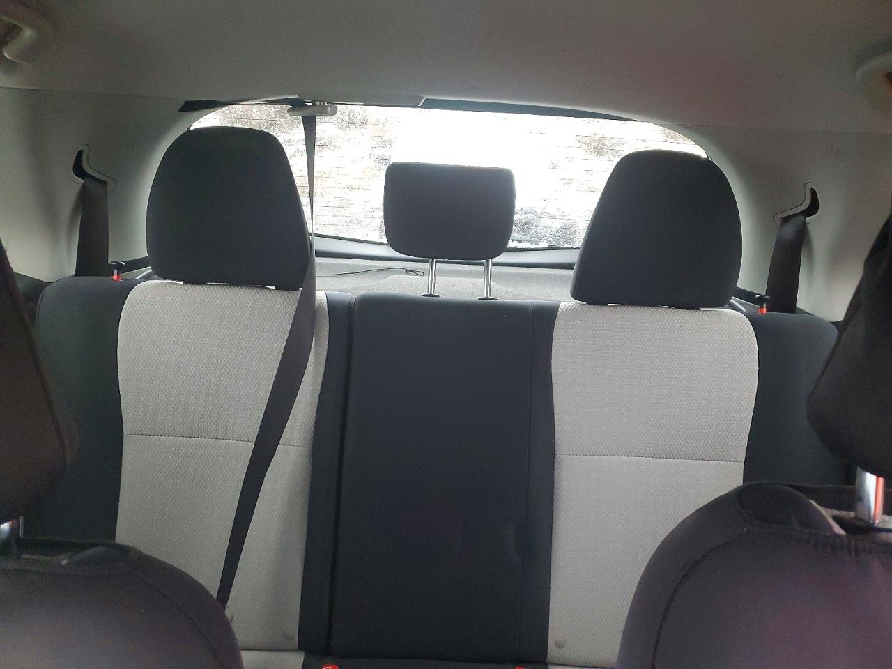 2014 TOYOTA YARIS photo 10