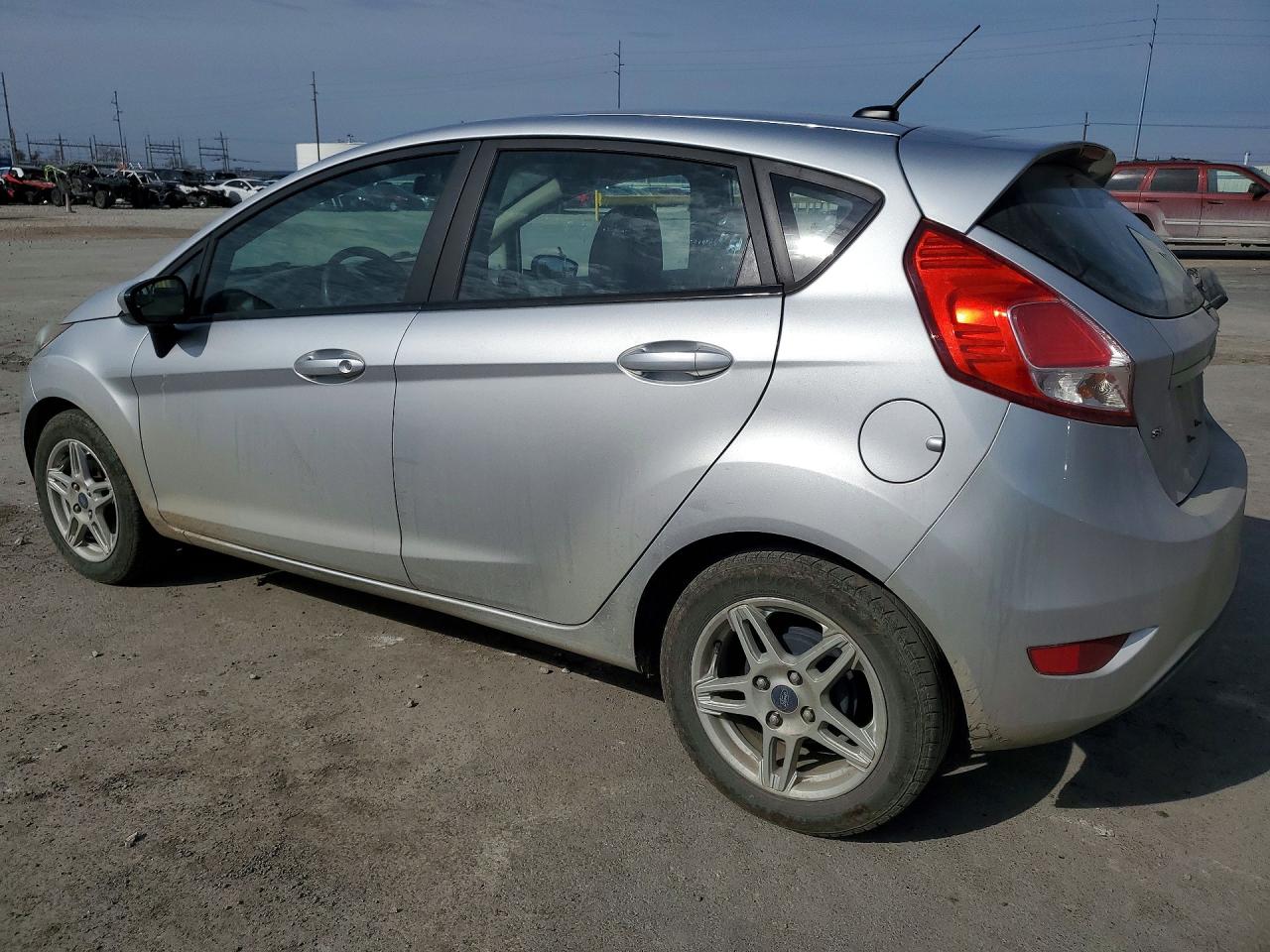 2018 FORD FIESTA SE photo 3