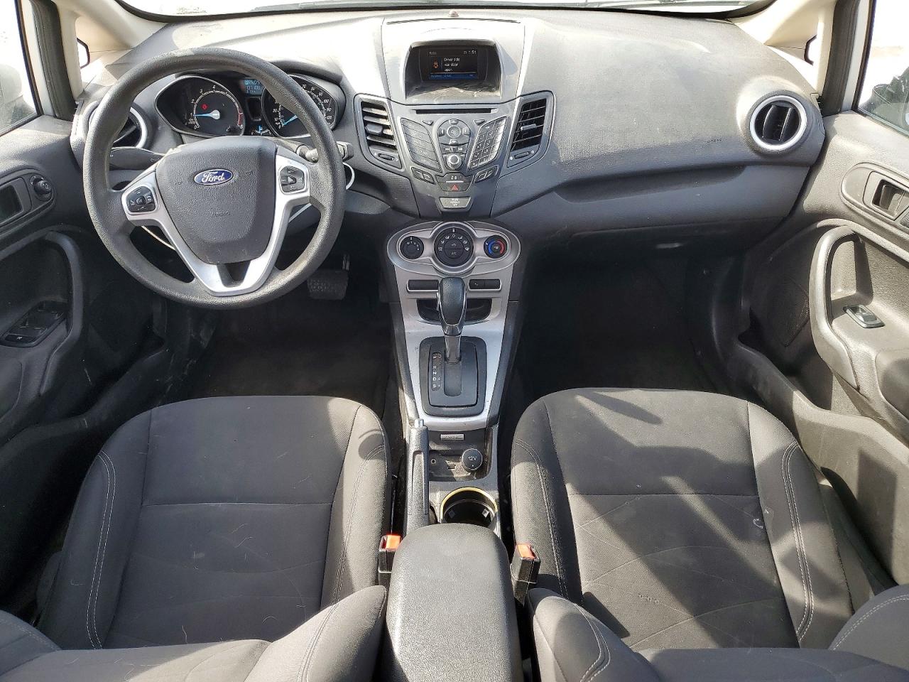 2018 FORD FIESTA SE photo 15