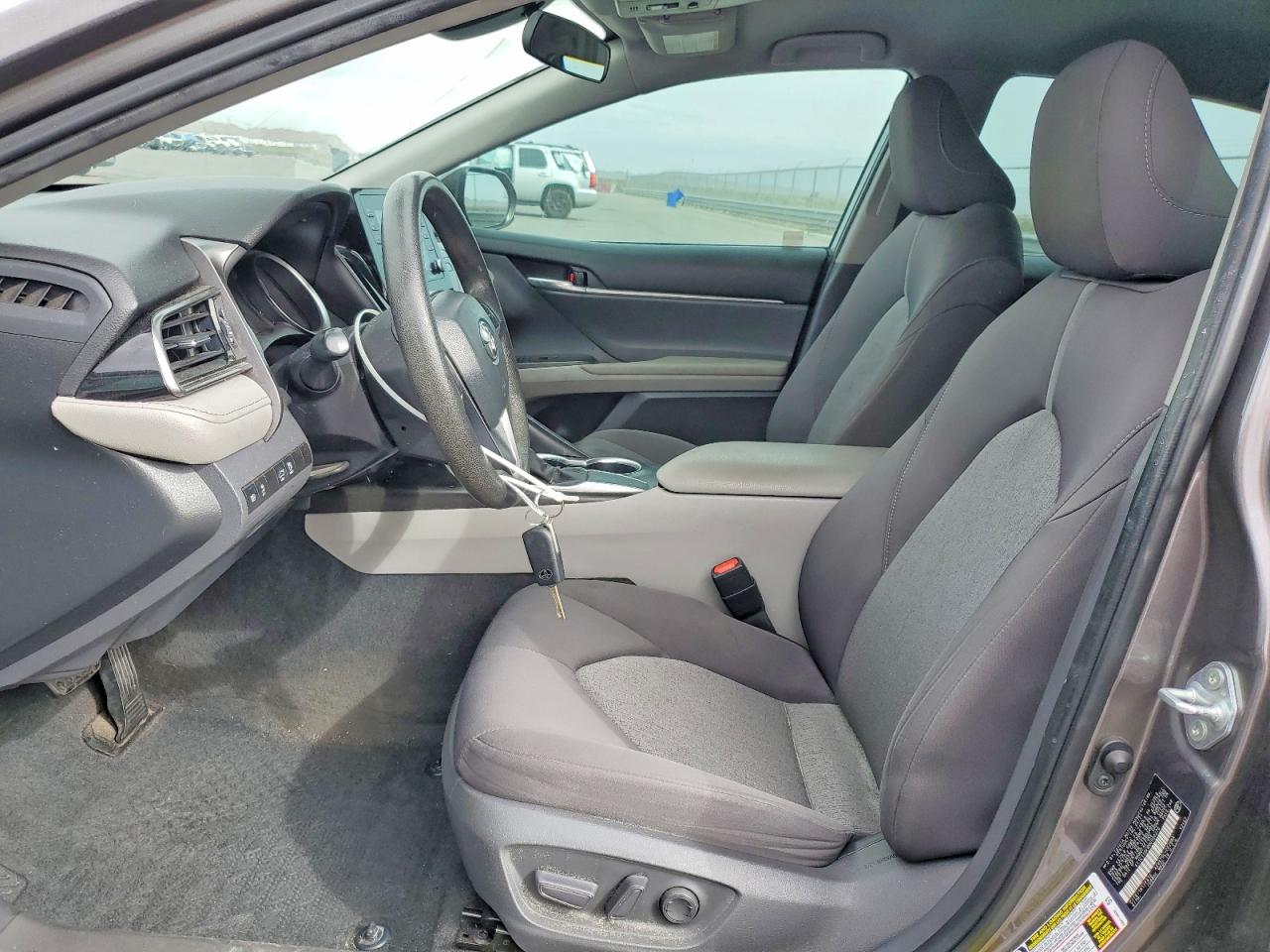2021 TOYOTA CAMRY LE photo 7