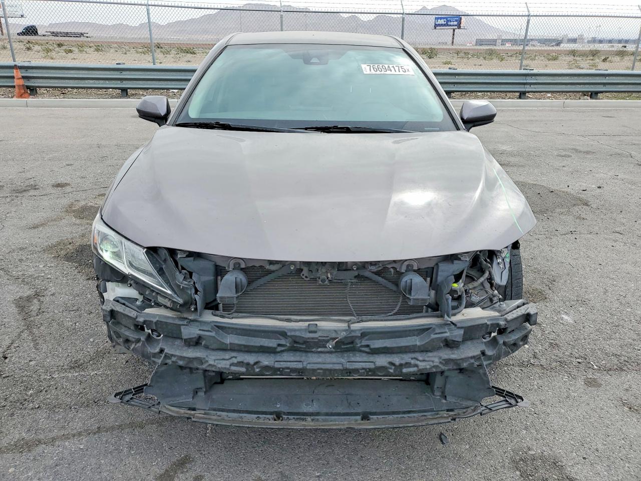 2021 TOYOTA CAMRY LE photo 5