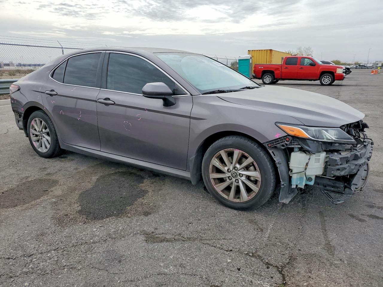 2021 TOYOTA CAMRY LE photo 4