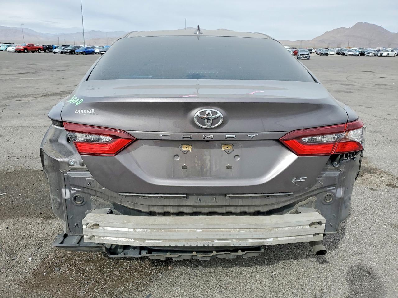 2021 TOYOTA CAMRY LE photo 6