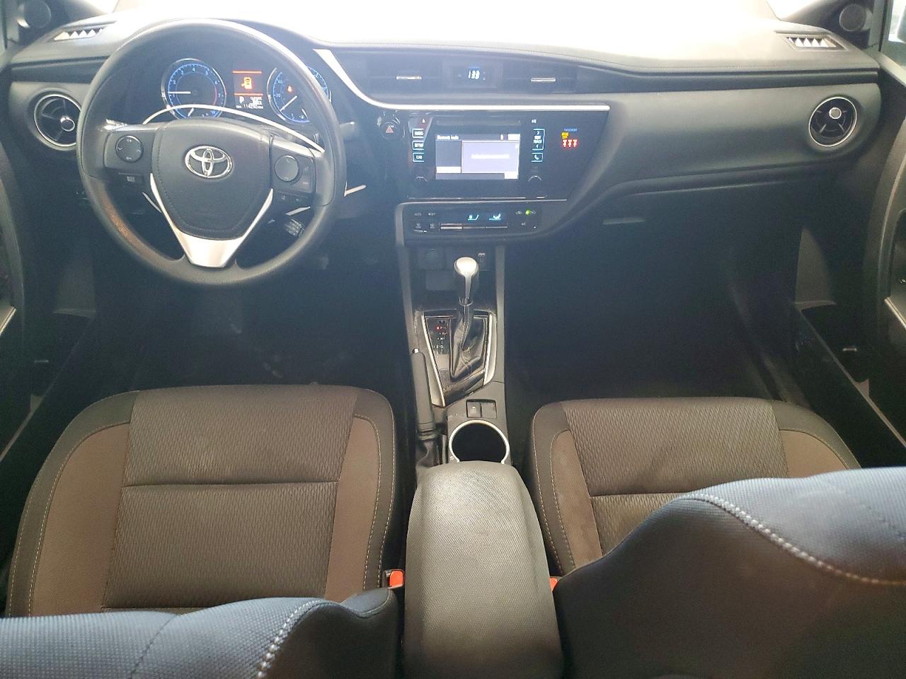 2018 TOYOTA COROLLA LE photo 8