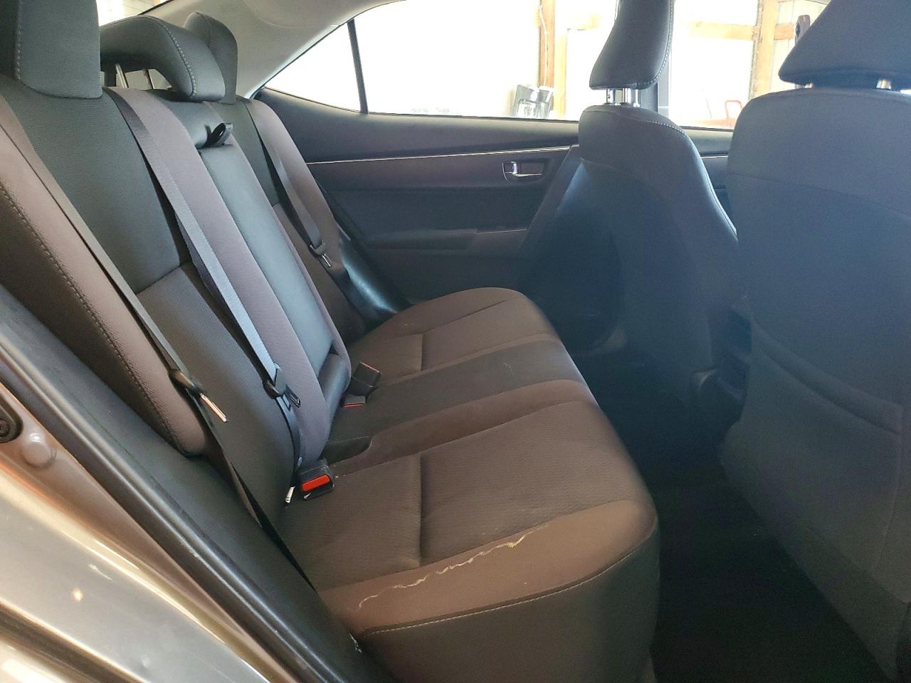 2018 TOYOTA COROLLA LE photo 10