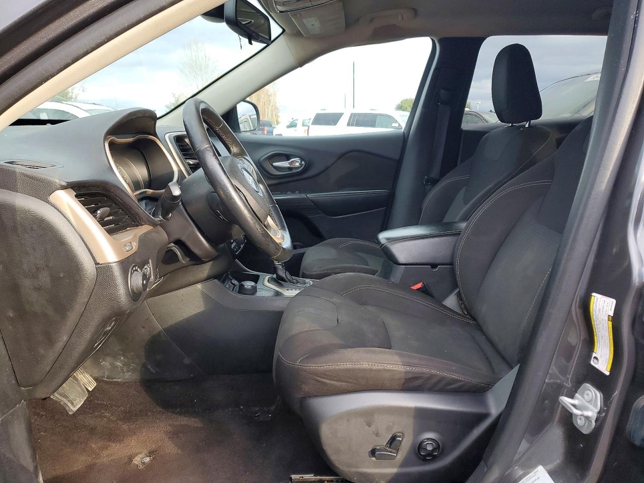2016 JEEP CHEROKEE LATITUDE photo 13