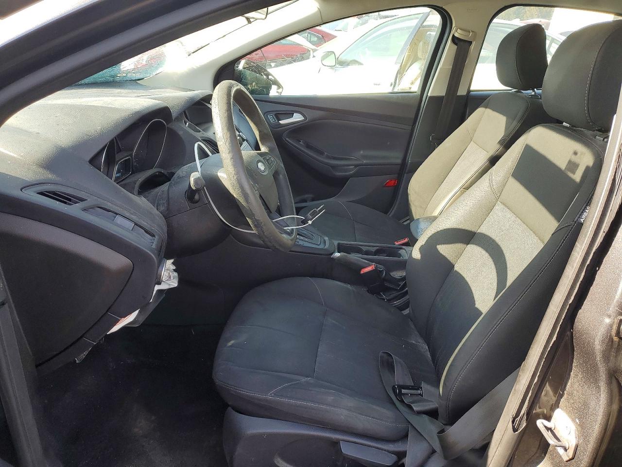 2015 FORD FOCUS SE photo 7