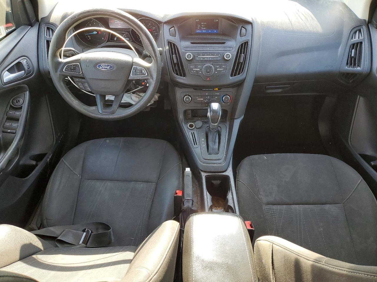2015 FORD FOCUS SE photo 8