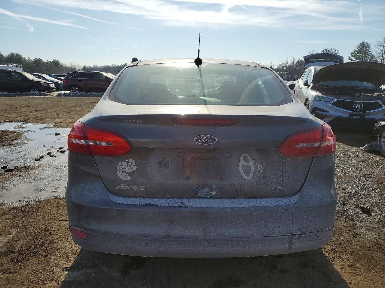 2015 FORD FOCUS SE photo 6