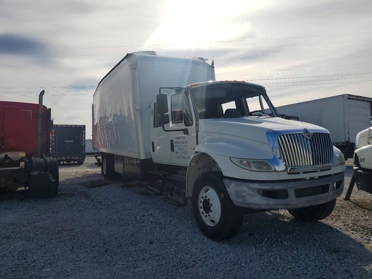 2017 INTERNATIONAL 4000
