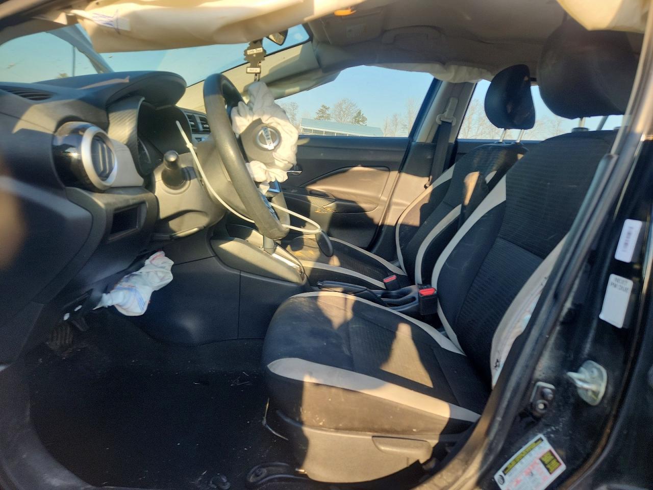 2020 NISSAN VERSA SV photo 13