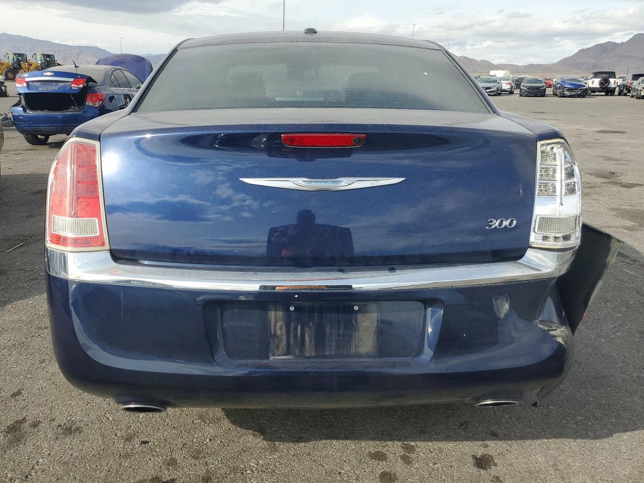 2014 CHRYSLER 300 photo 11