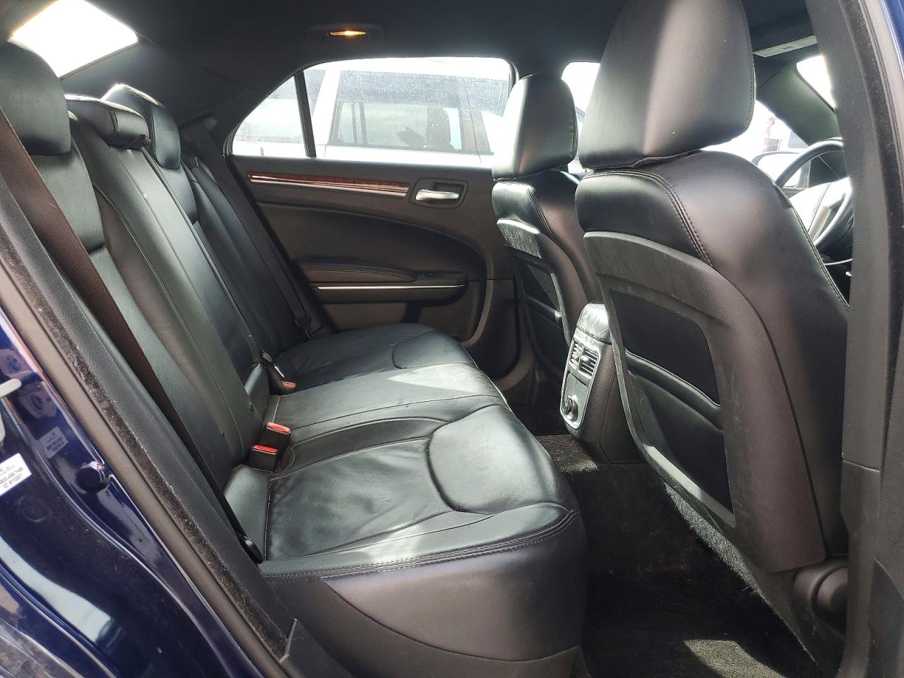 2014 CHRYSLER 300 photo 19