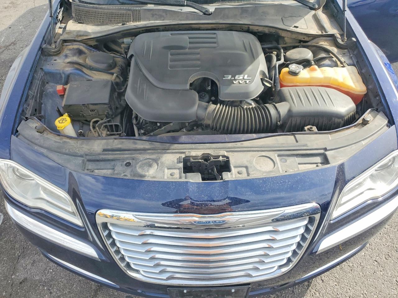 2014 CHRYSLER 300 photo 21