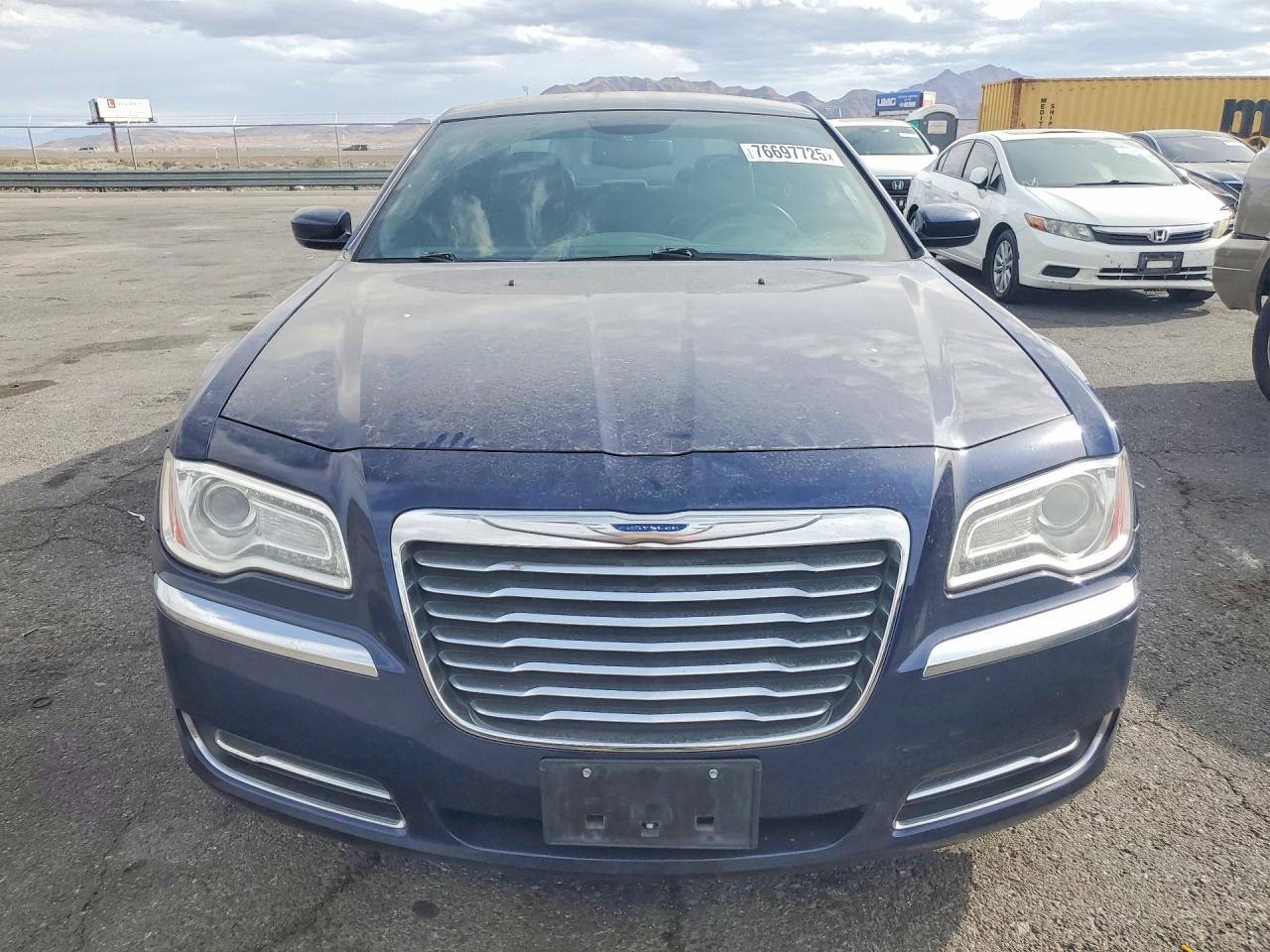 2014 CHRYSLER 300 photo 9