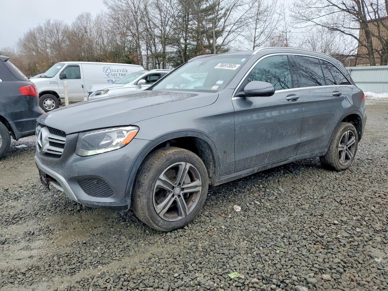 2017 MERCEDES-BENZ GLC
