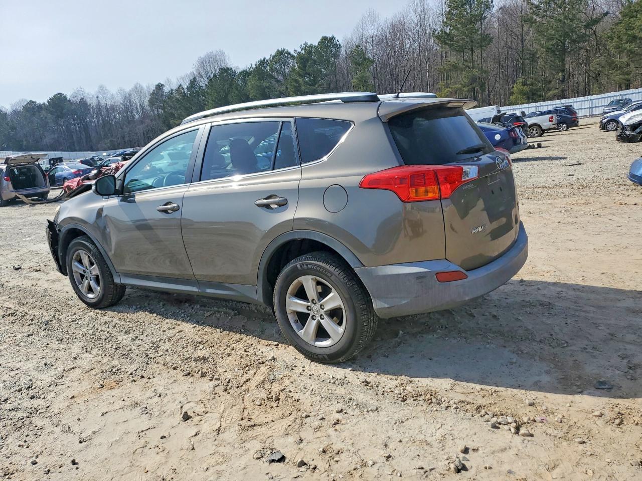 2013 TOYOTA RAV4 XLE photo 2