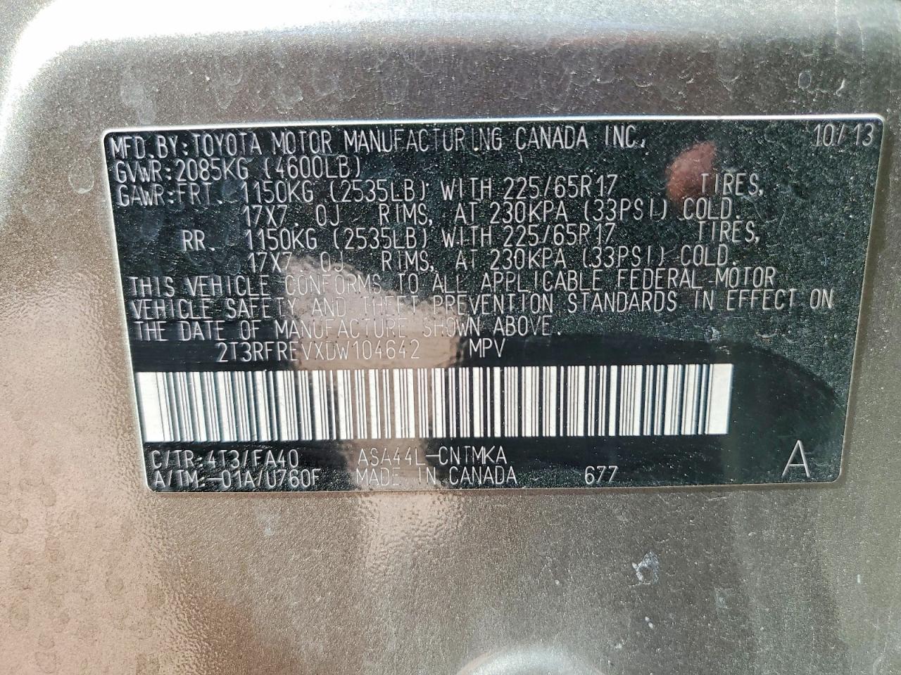 2013 TOYOTA RAV4 XLE photo 13