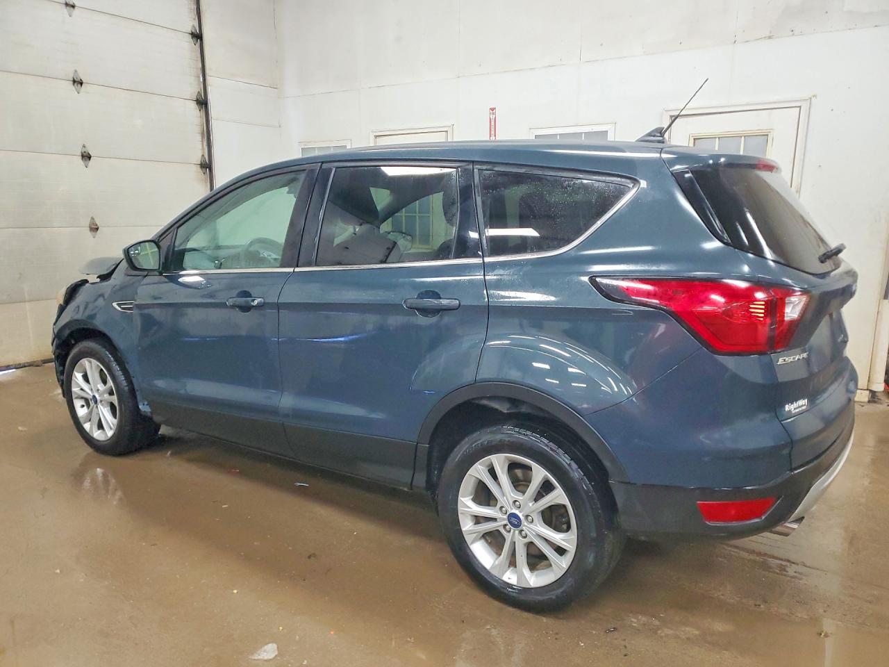 2019 FORD ESCAPE SE photo 2