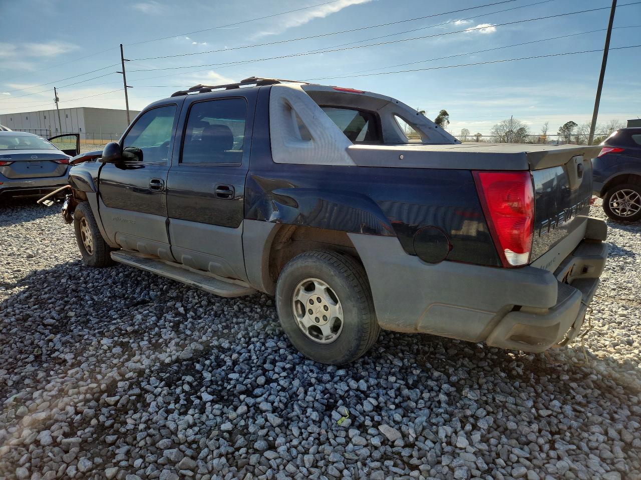 2002 CHEVROLET AVALANCHE C1500 photo 2