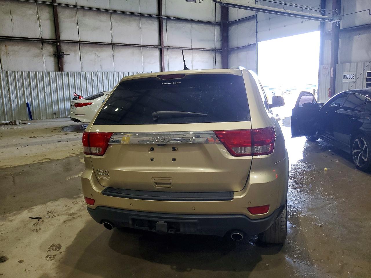 2011 JEEP GRAND CHEROKEE LAREDO photo 11