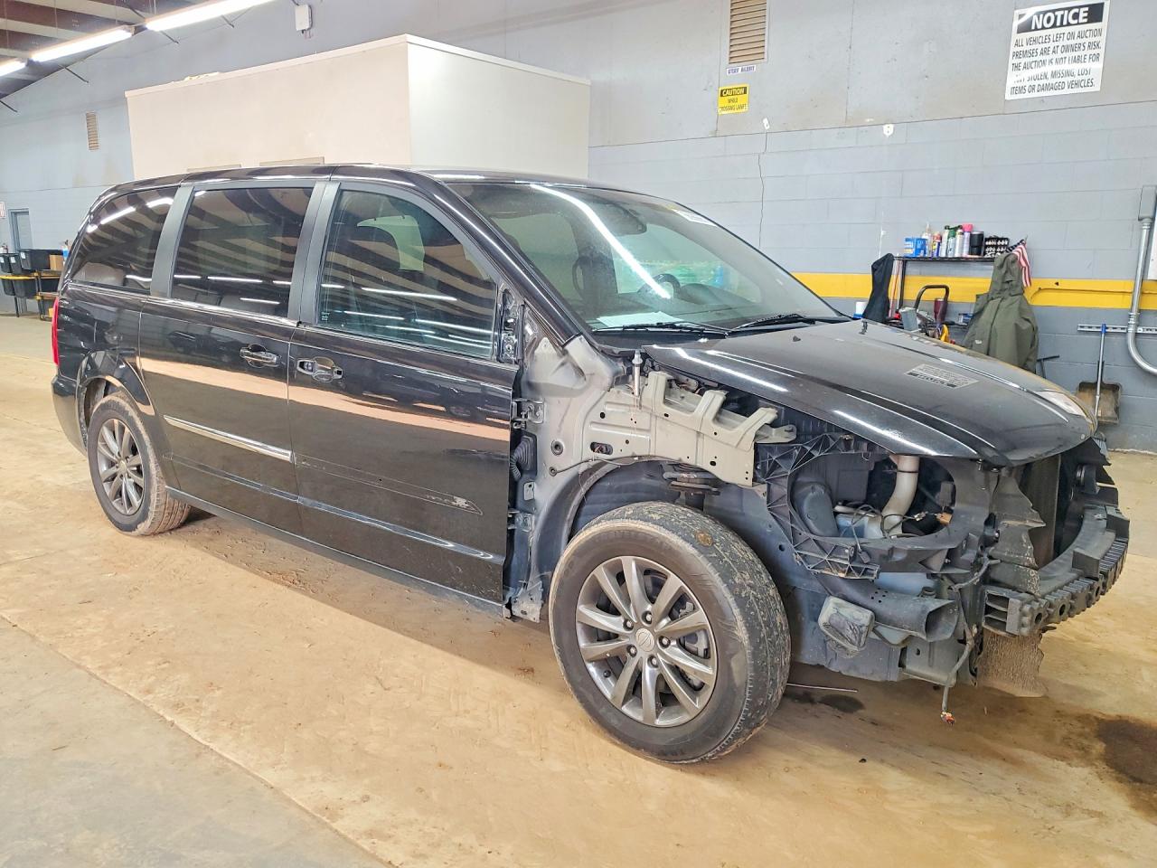 2015 CHRYSLER TOWN & COUNTRY S photo 7