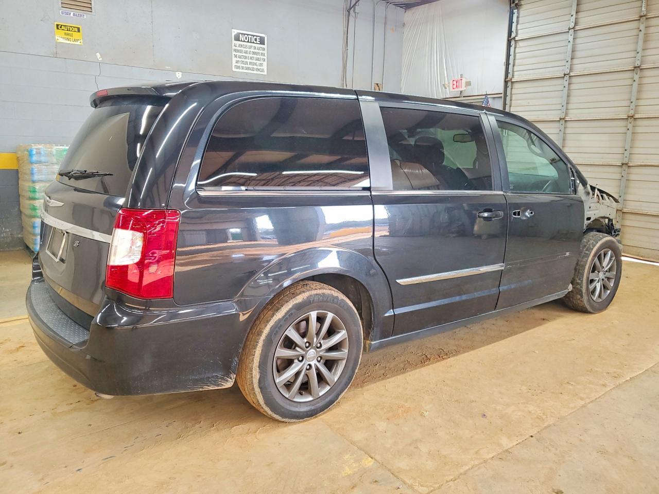 2015 CHRYSLER TOWN & COUNTRY S photo 5