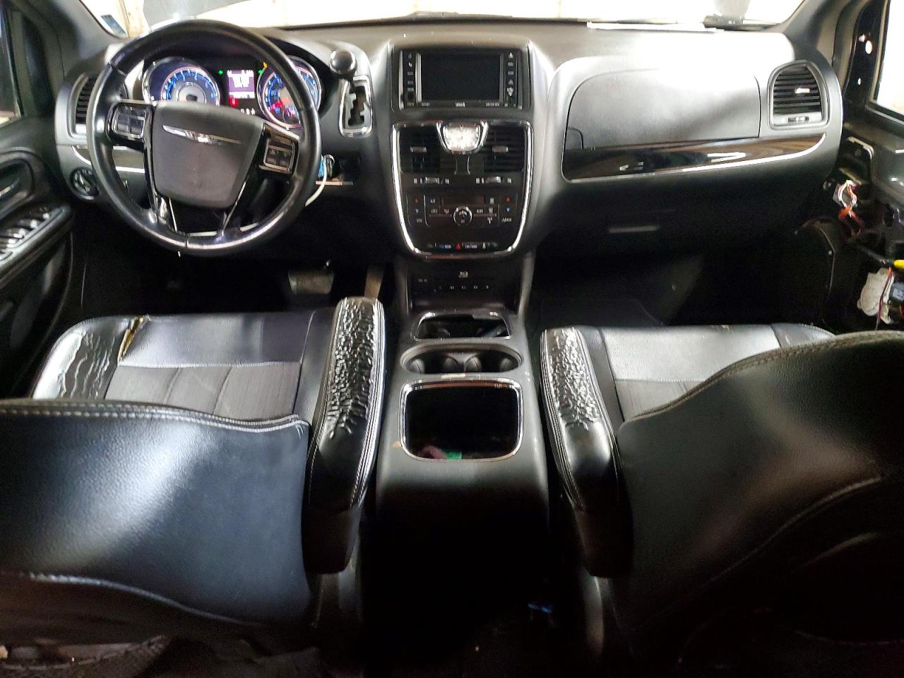2015 CHRYSLER TOWN & COUNTRY S photo 15