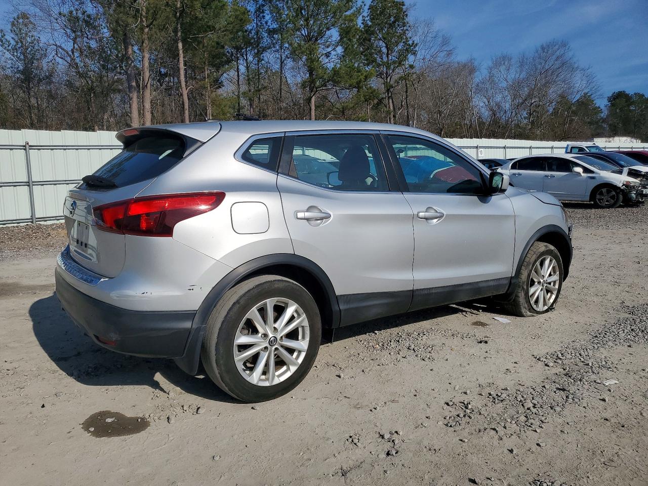 2019 NISSAN ROGUE SPORT S photo 3