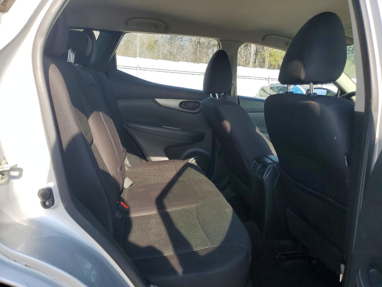2019 NISSAN ROGUE SPORT S photo 10