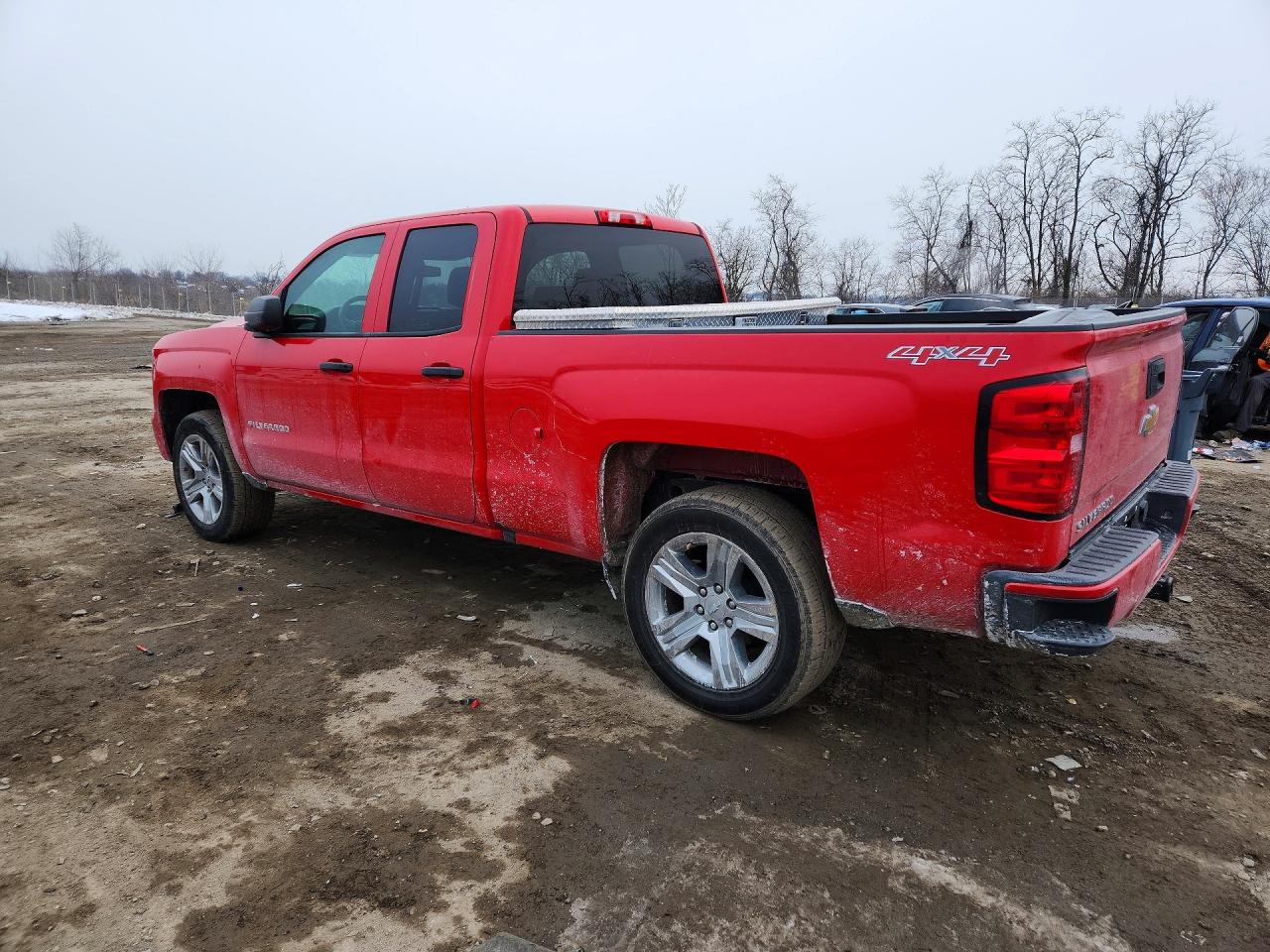2017 CHEVROLET SILVERADO K1500 CUSTOM photo 2