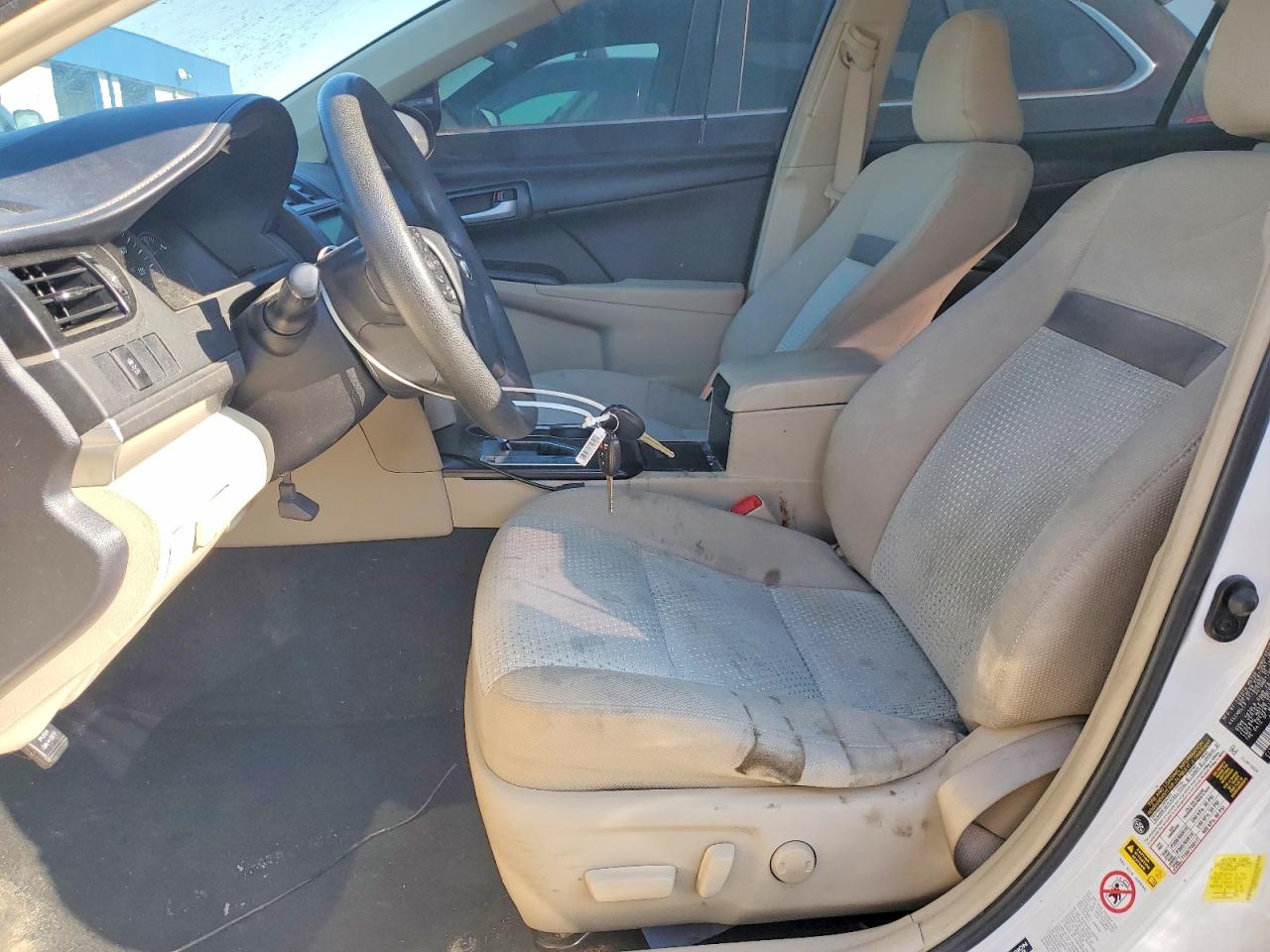2013 TOYOTA CAMRY L photo 13