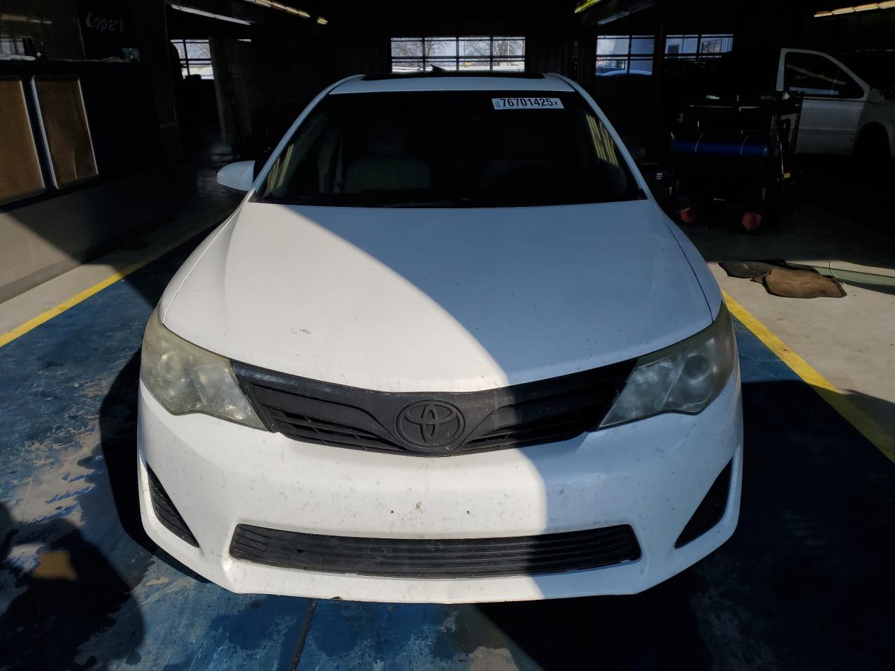 2013 TOYOTA CAMRY L photo 9