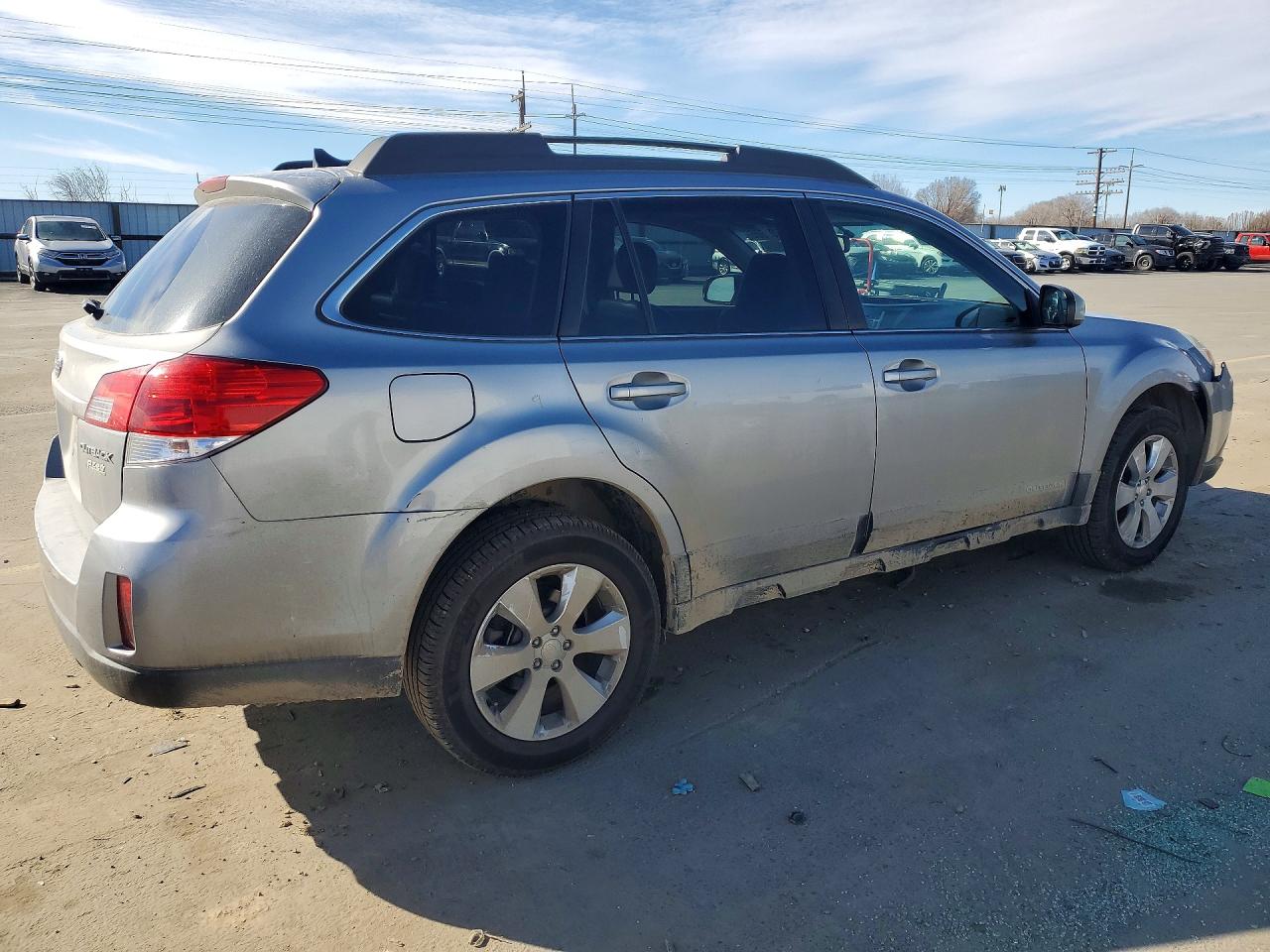 2011 SUBARU OUTBACK photo 3