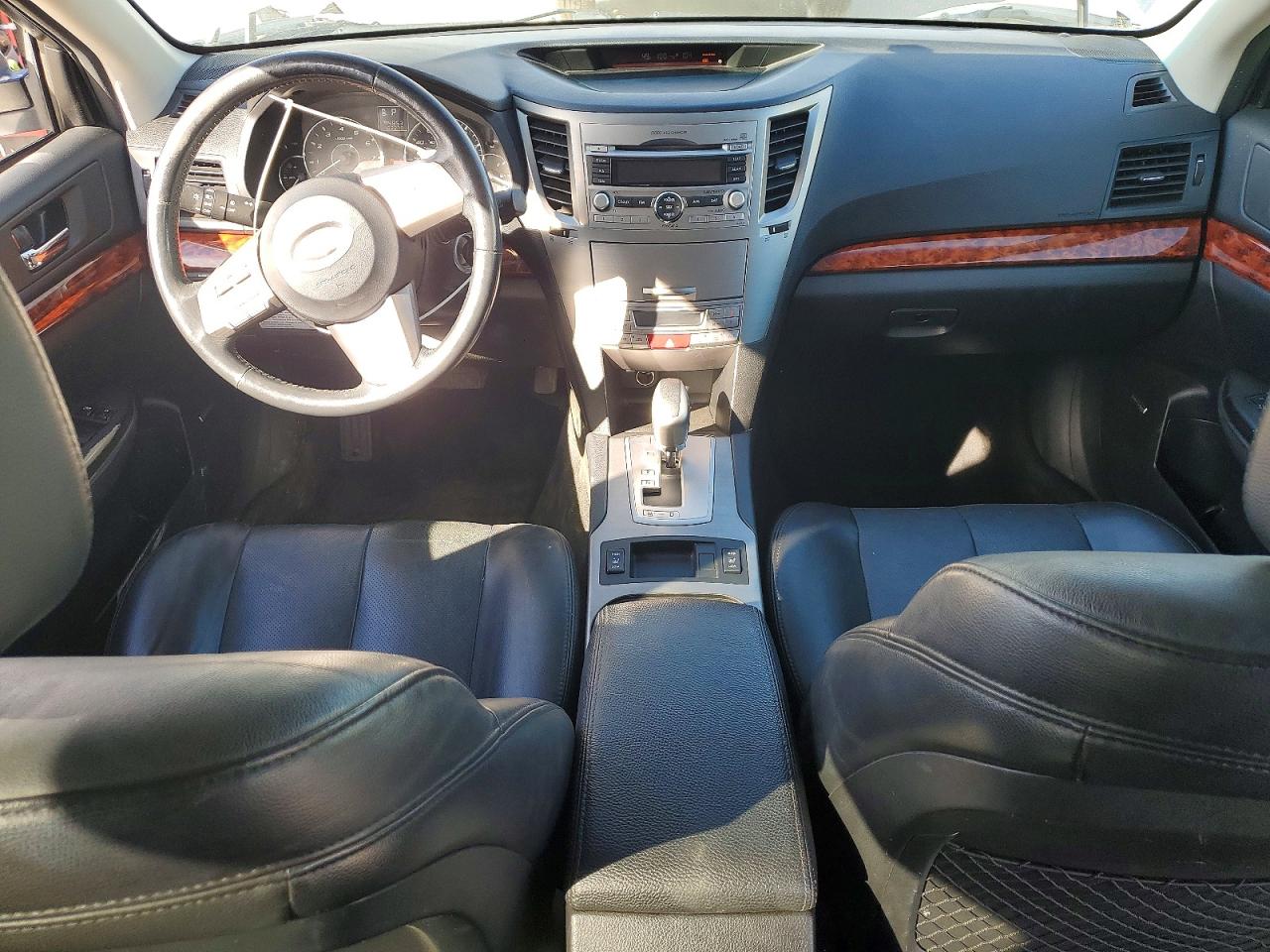 2011 SUBARU OUTBACK photo 8