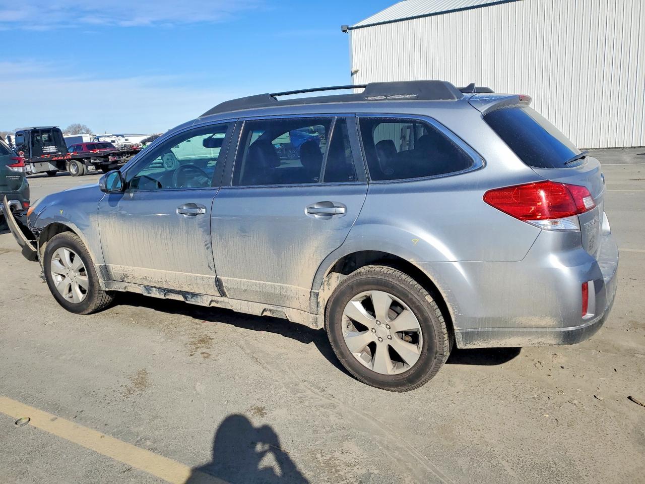 2011 SUBARU OUTBACK photo 2