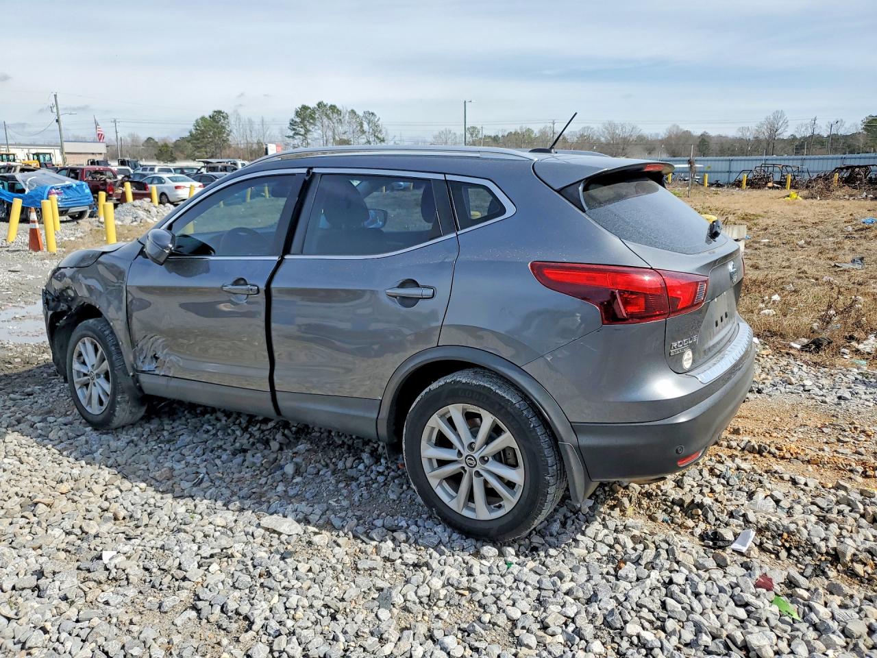 2019 NISSAN ROGUE SPORT S photo 2