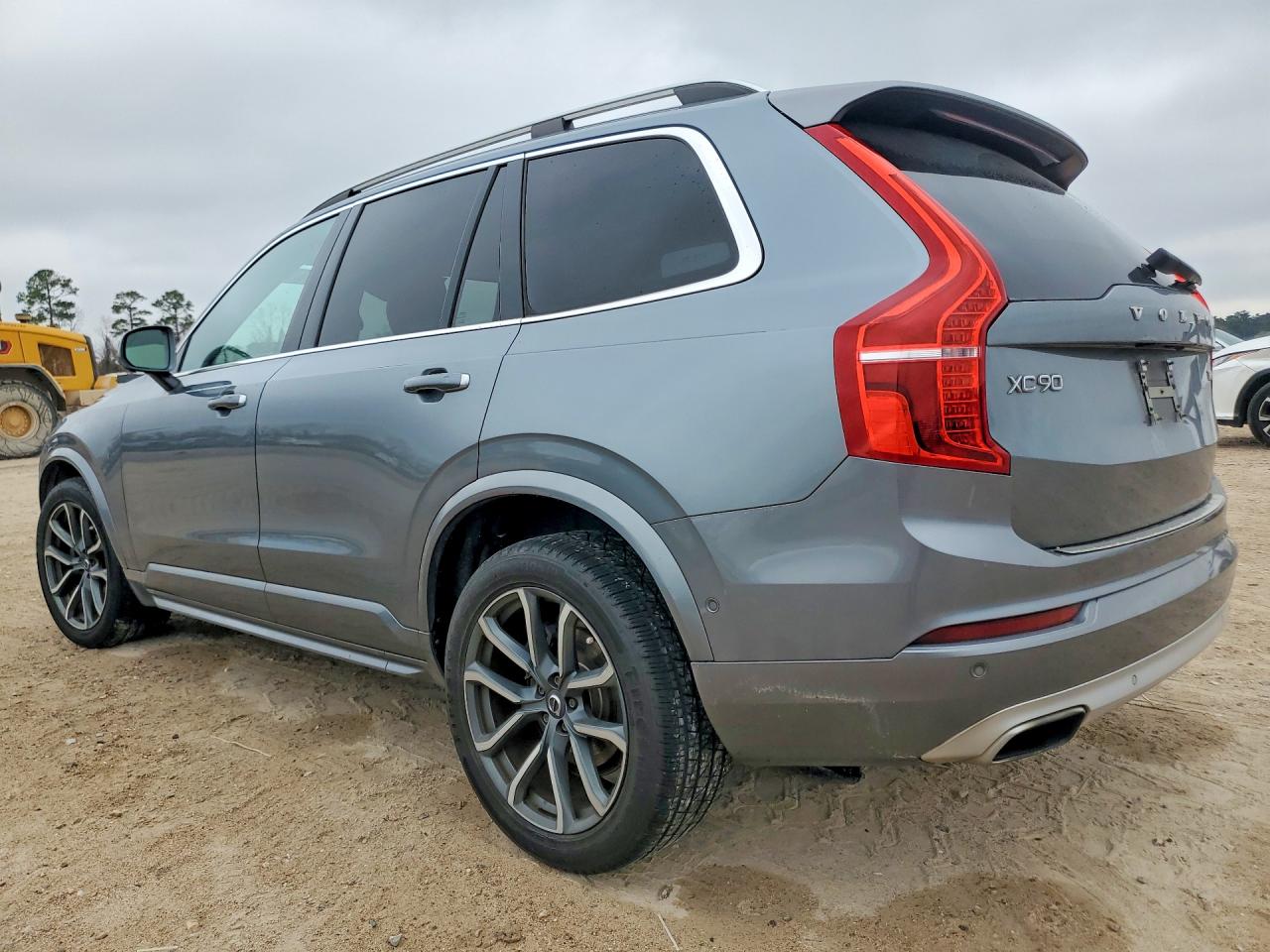 2018 VOLVO XC90 T6 photo 2